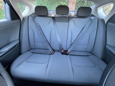 Used 2025 Kia K4 LXS image 37