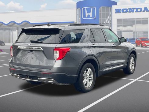 Used 2022 Ford Explorer XLT w/ Equipment Group 202A image 9