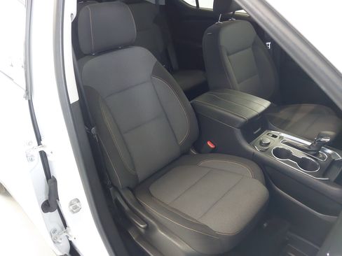 Used 2021 Chevrolet Traverse LT FWD image 28