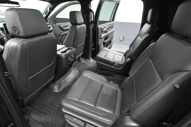 Used 2022 Chevrolet Suburban LT w/ Luxury Package AWD/4WD image 31