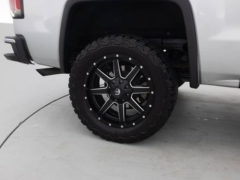 Used 2018 GMC Sierra 1500 SLT AWD/4WD image 21