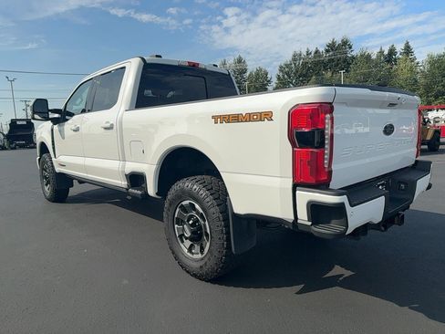 Used 2023 Ford F350 Lariat w/ Lariat Ultimate Package AWD/4WD image 8