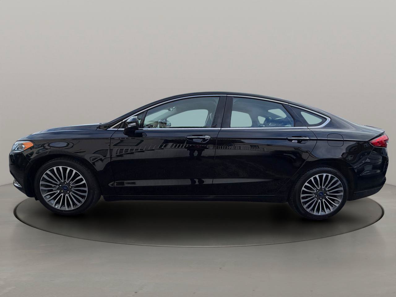 Used 2018 Ford Fusion Titanium AWD/4WD image 3