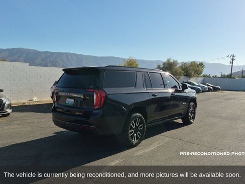 Used 2023 GMC Yukon XL AT4 w/ Technology Package AWD/4WD image 6