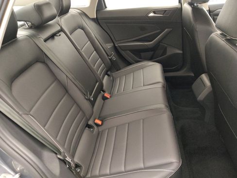 Used 2024 Volkswagen Jetta SE FWD image 19