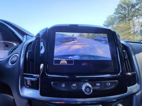 Certified 2021 Chevrolet Traverse LT image 19