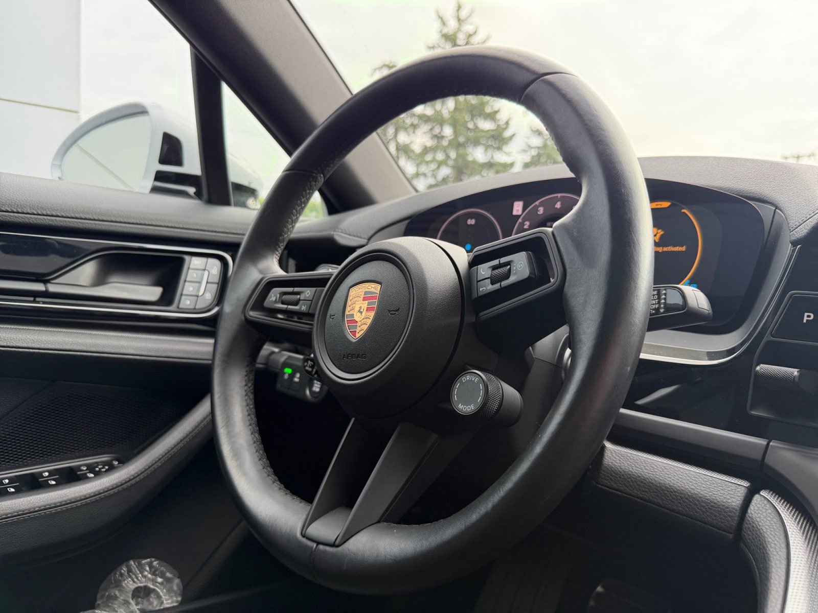 Certified 2025 Porsche Panamera 4 AWD/4WD image 23