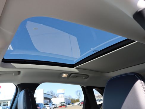 New 2025 Ford Escape SE w/ PHEV Premium Package image 24