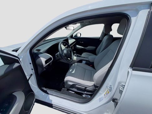 New 2027 Honda HR-V LX image 16
