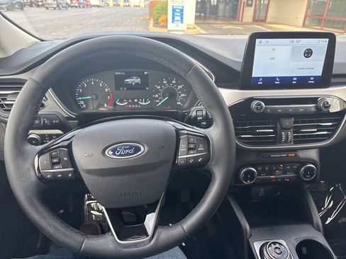 Used 2022 Ford Escape SEL image 31