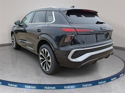 New 2026 Audi Q3 quattro 2.0T image 2