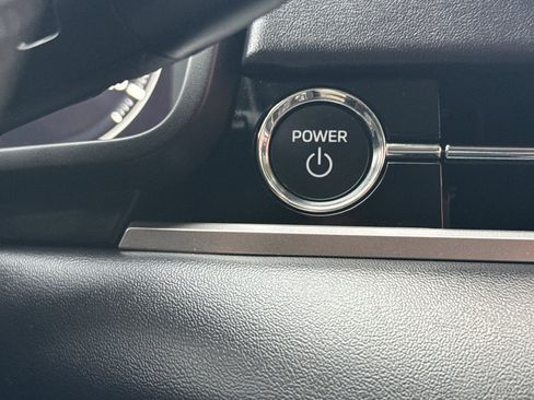 Used 2023 Mitsubishi Outlander SE image 28