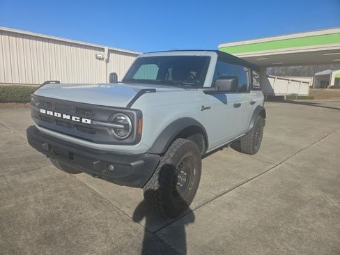 Used 2023 Ford Bronco Big Bend image 3