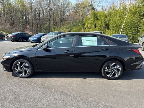 New 2026 Hyundai Elantra Limited w/ Cargo Package image 4