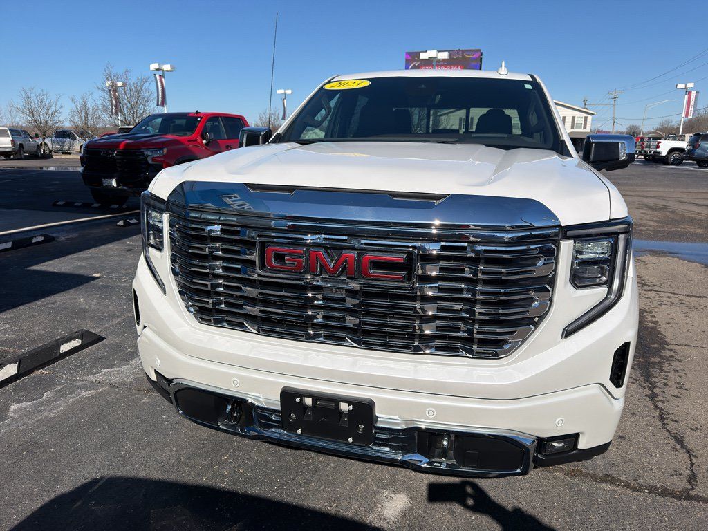 Used 2023 GMC Sierra 1500 Denali w/ Denali Reserve Package AWD/4WD image 2