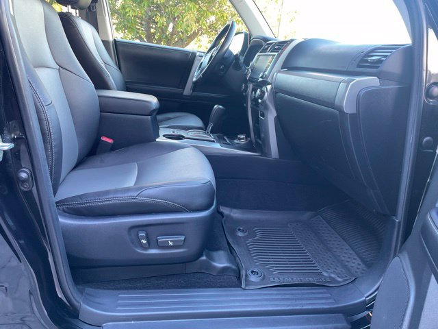 Used 2023 Toyota 4Runner SR5 Premium w/ Moonroof Package AWD/4WD image 17