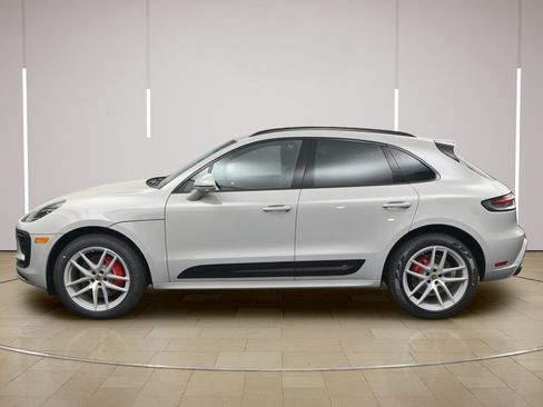 Certified 2026 Porsche Macan S AWD/4WD image 2