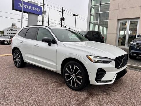 Certified 2024 Volvo XC60 B5 Plus AWD/4WD image 1