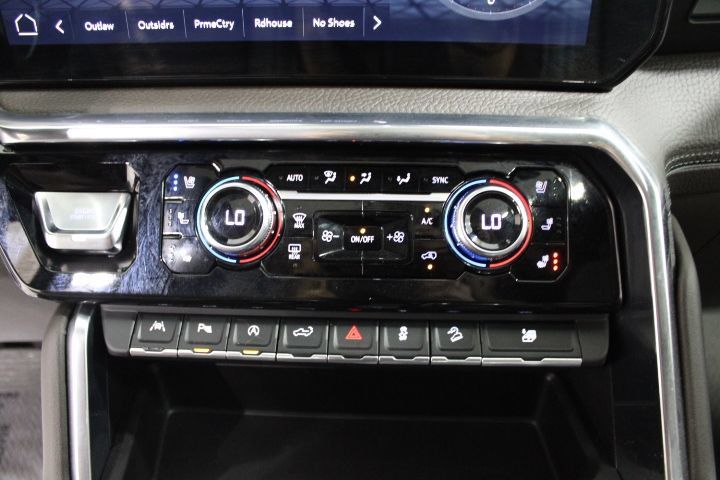 Used 2023 GMC Sierra 1500 Denali w/ Denali Reserve Package AWD/4WD image 39
