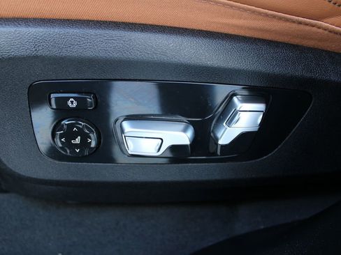 Used 2025 BMW X7 xDrive40i image 31