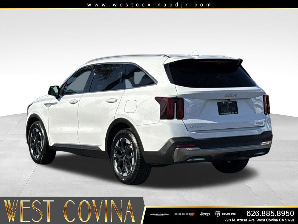 Used 2024 Kia Sorento S FWD image 7