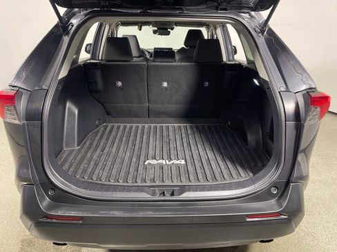 Used 2020 Toyota RAV4 XLE image 10