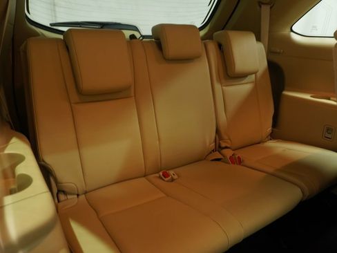 Used 2019 Toyota Highlander XLE AWD/4WD image 17