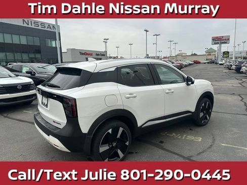 Used 2025 Nissan Kicks SR AWD/4WD image 12