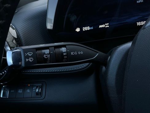 Used 2025 Chevrolet Equinox LT image 35