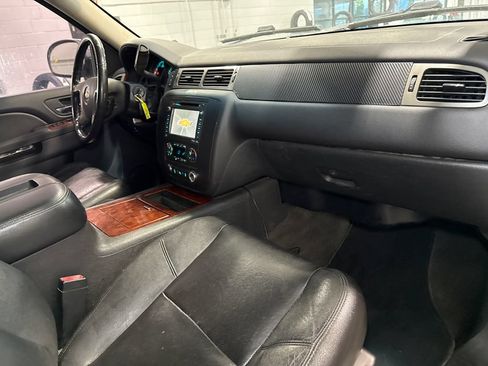 Used 2012 Chevrolet Tahoe LTZ AWD/4WD image 19