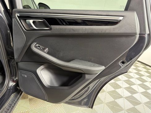 Used 2021 Porsche Macan S image 18