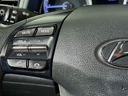 Used 2019 Hyundai Elantra SE w/ Winter Weather Package image 13