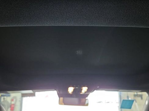 Used 2023 Mercedes-Benz GLB 250 4MATIC image 9