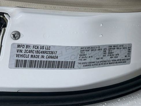 Used 2022 Chrysler Pacifica Touring-L image 28