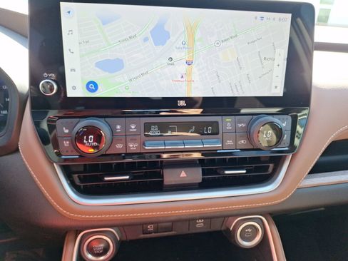 Used 2024 Toyota Grand Highlander Platinum image 28