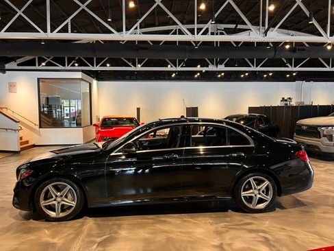Used 2017 Mercedes-Benz E 300 image 2