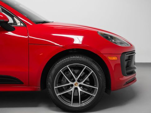 Certified 2023 Porsche Macan AWD/4WD image 15