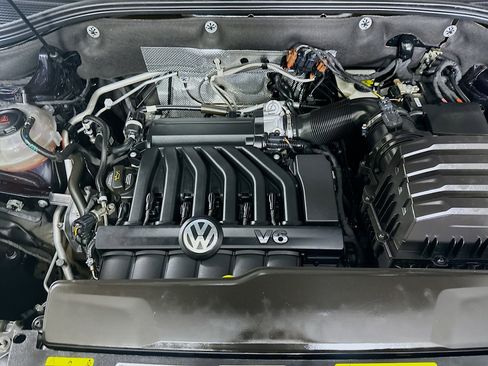 Used 2023 Volkswagen Atlas Cross Sport SE image 32