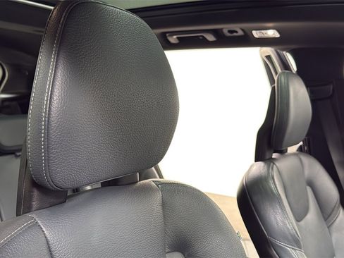 Used 2020 Volvo XC90 T6 Momentum w/ Protection Package Premier image 19