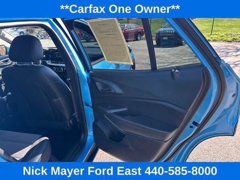 Used 2025 Chevrolet Trax LT FWD image 15