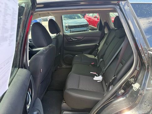 Used 2019 Nissan Rogue SV image 9