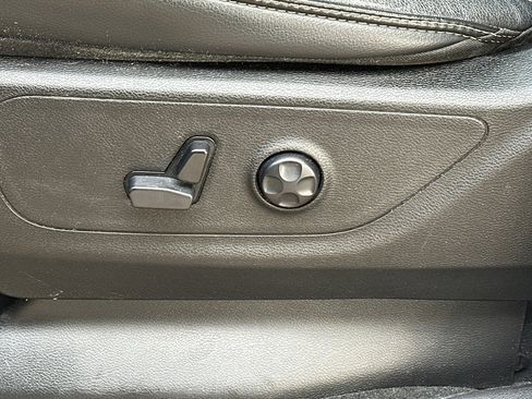 Used 2019 RAM 1500 Sport w/ Level 2 Equipment Group image 33