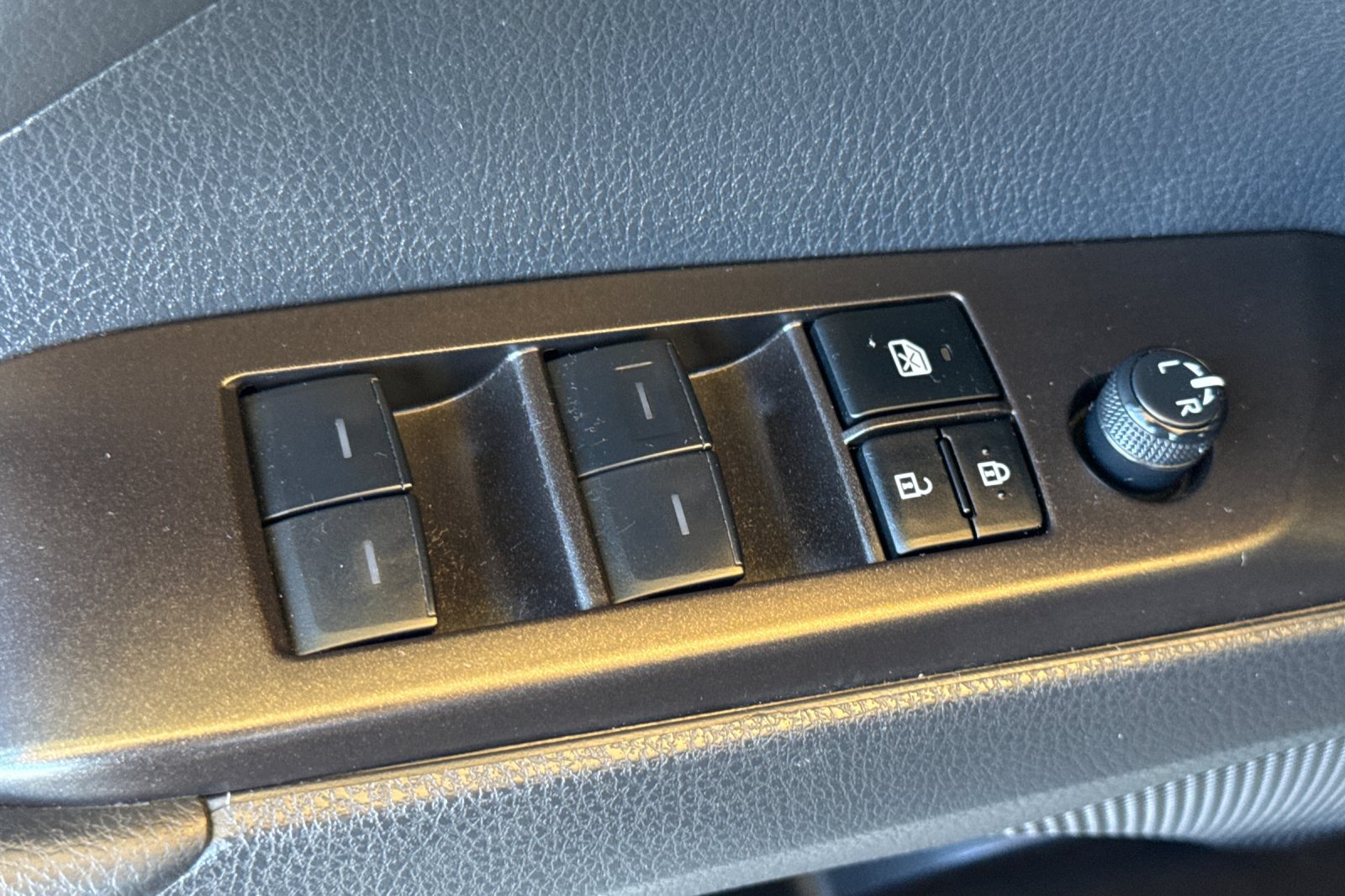 Used 2024 Toyota Camry SE FWD image 13
