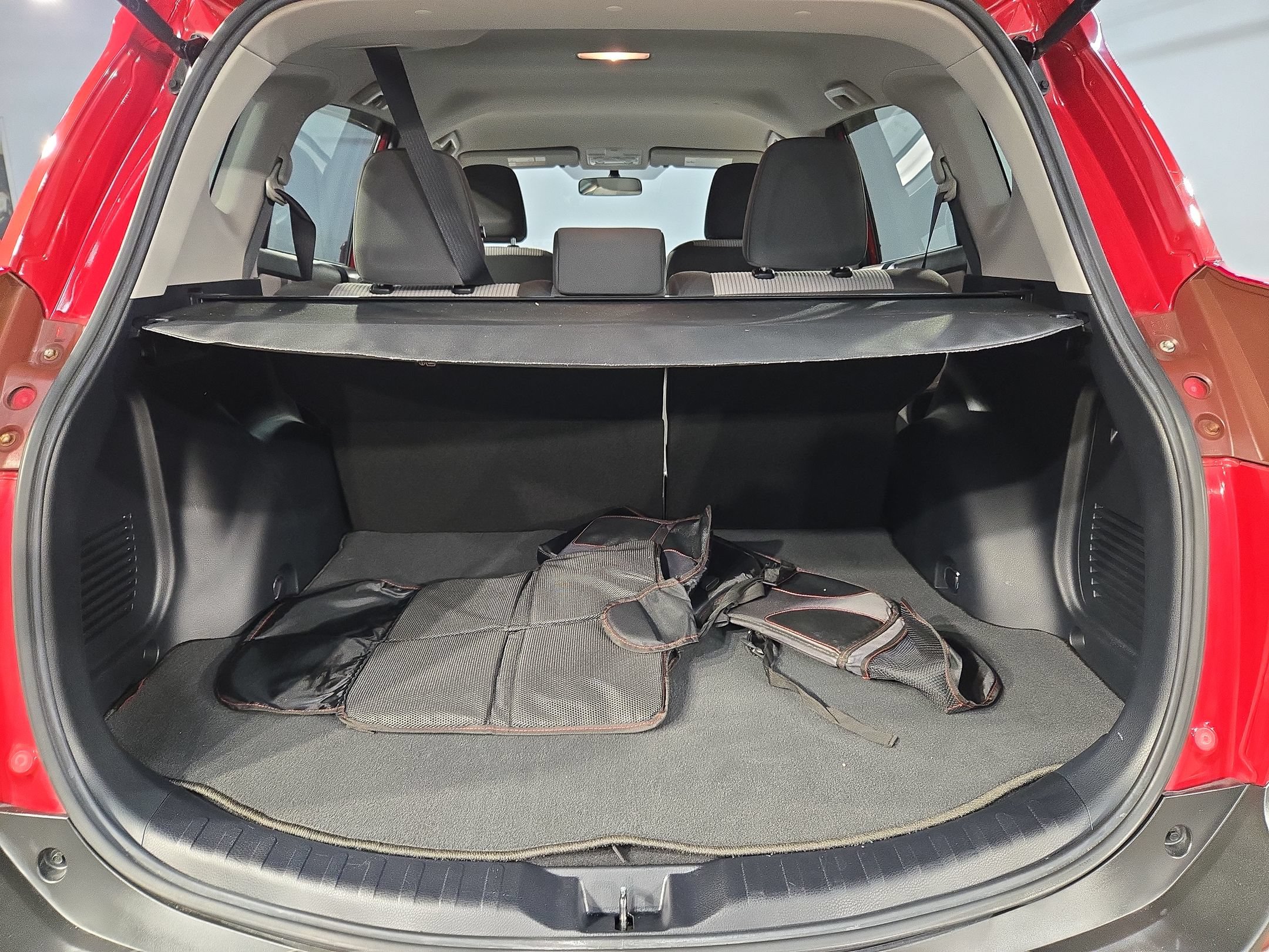 Used 2015 Toyota RAV4 LE FWD image 18