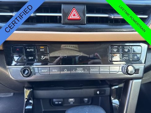 Certified 2024 Kia Seltos SX w/ SX Sunroof Package AWD/4WD image 30