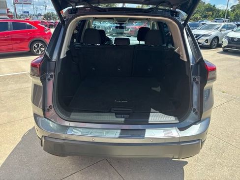 Used 2024 Nissan Rogue SV FWD image 8