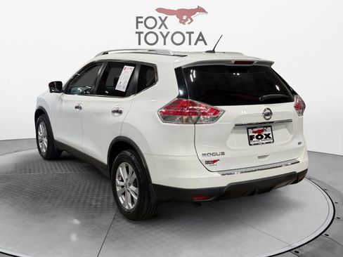 Used 2016 Nissan Rogue SV w/ SV Premium Package image 3