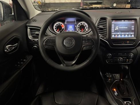 Used 2022 Jeep Cherokee Trailhawk w/ Comfort/Convenience Group image 25