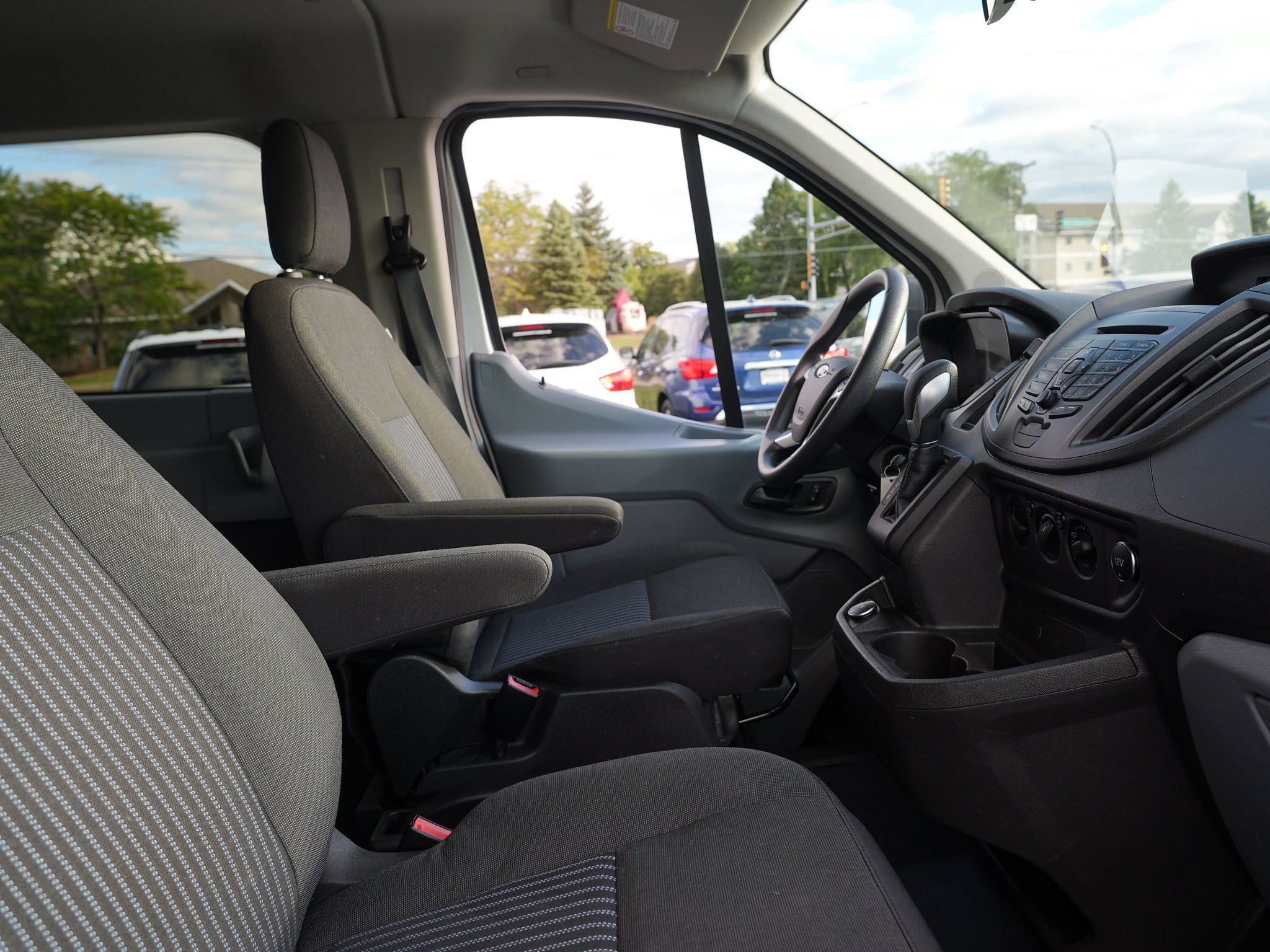 Used 2019 Ford Transit 150 XL RWD image 28