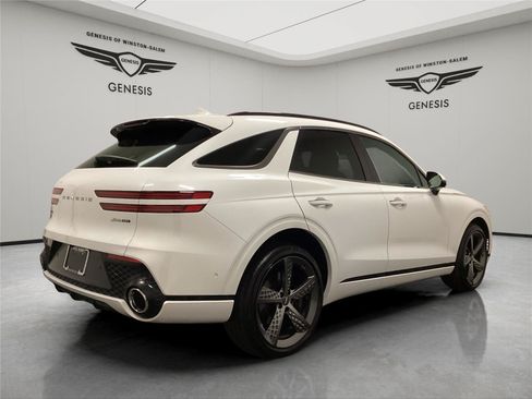 Used 2025 Genesis GV70 3.5T Sport w/ Sport Advanced Package AWD/4WD image 5